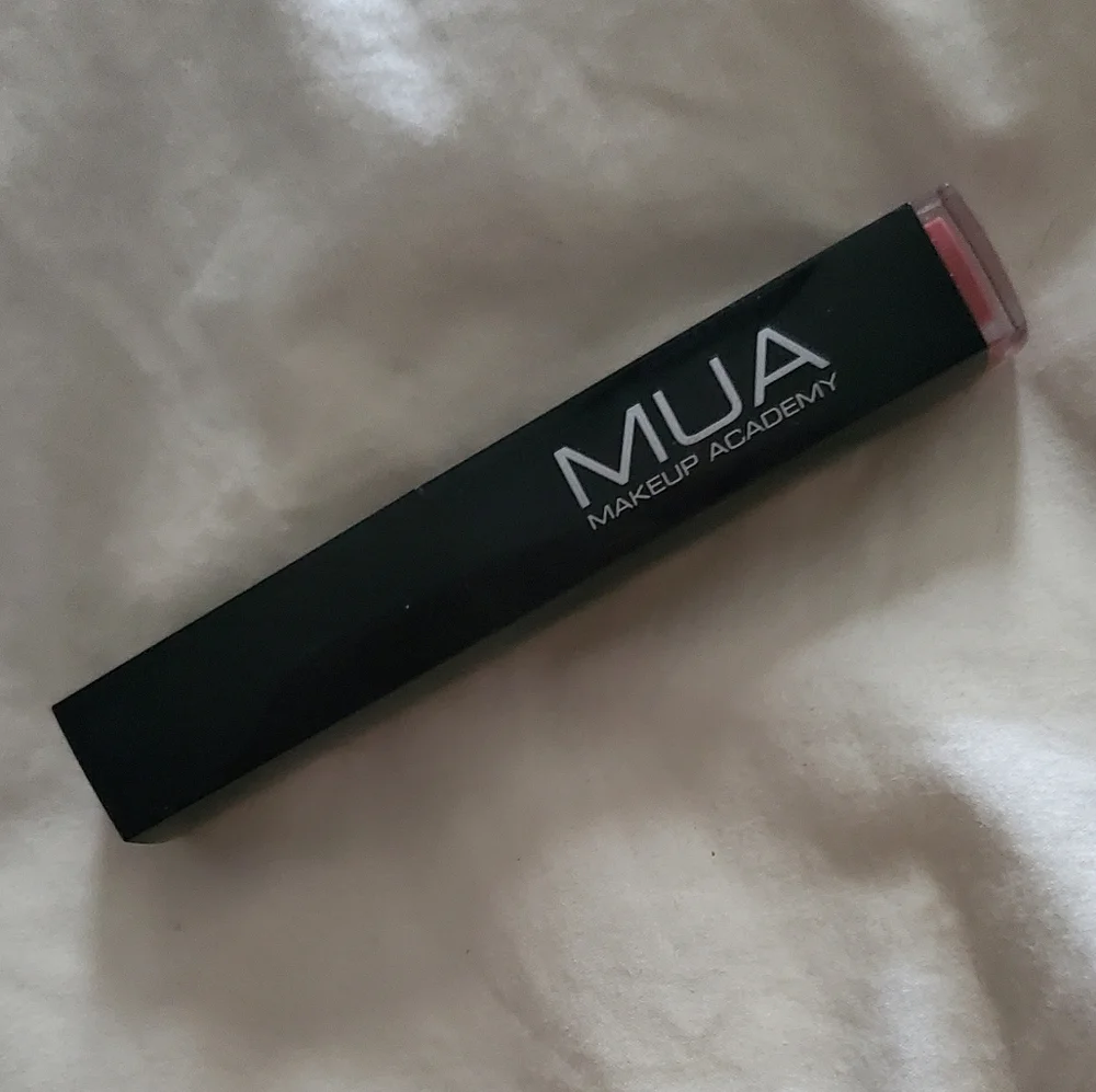 MUA makeup academy